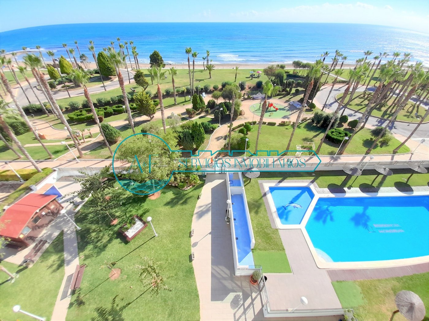 Ejemplo de un apartamento en Oropesa del Mar con vistas al mar. Fotografía de las vistas al mar desde el balcón. Inmobiliaria A&F Oropesa del Mar pisos vacacionales en alquiler